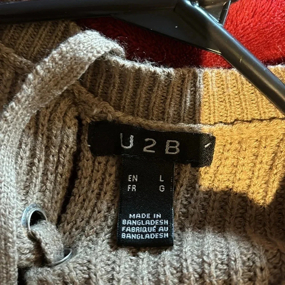 UB Tan long sleeve sweater Sz - Picture 6 of 14